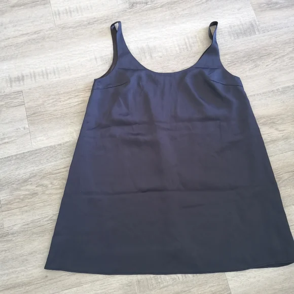 Top - Picture 2 of 5